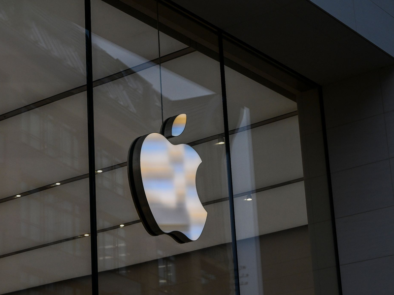 Jahrelang gab es Spekulationen über Apples Einstieg in die Autobranche. Jetzt soll Apple dem Elektrofahrzeug-Projekt den Stecker gezogen haben. - Foto: Jens Kalaene/dpa