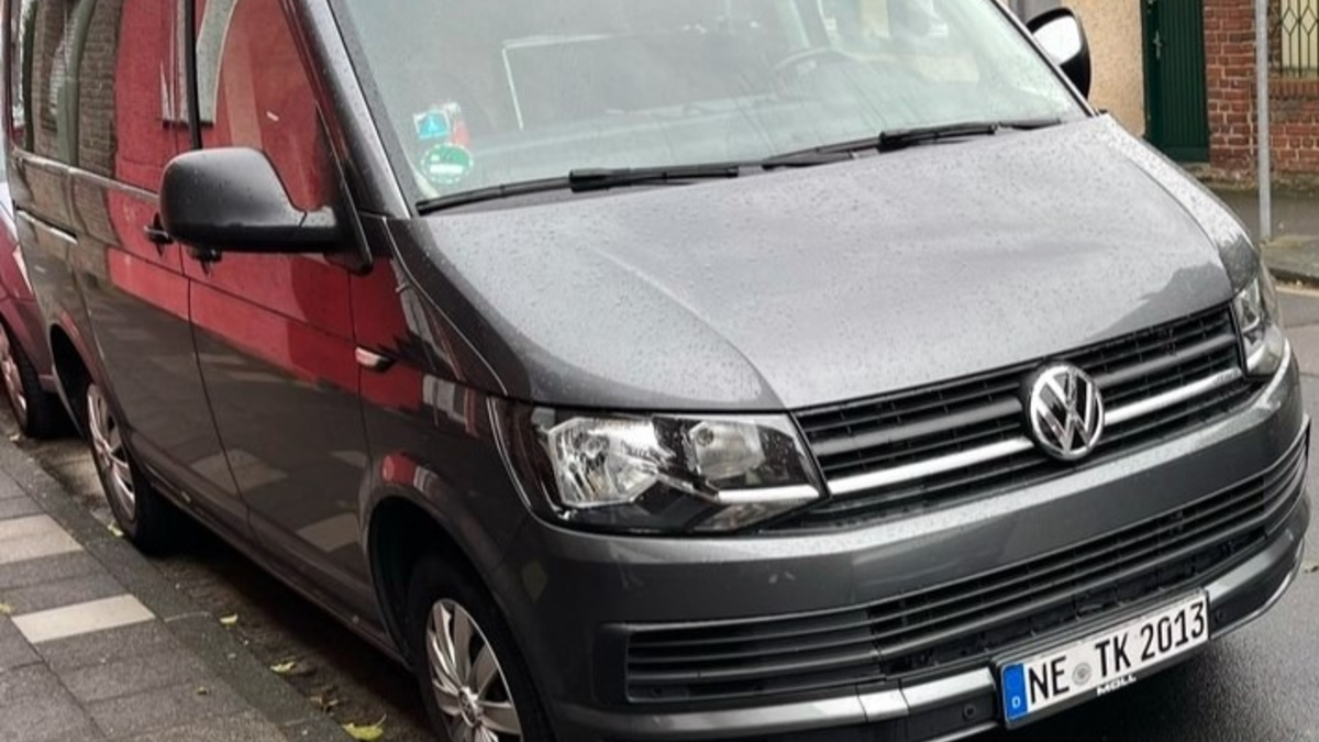 POL-NE: Grauer Multivan entwendet - Foto: presseportal.de