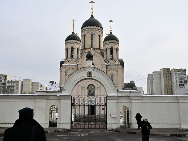 Ein Blick auf die Kirche, in der die Trauerfeier des russischen Oppositionsführers Alexej Nawalny stattfinden soll. - Foto: Uncredited/AP/dpa