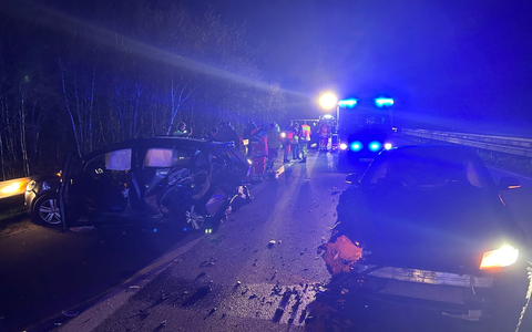 FW Bremerhaven: Verkehrsunfall auf der BAB 27 mit vielen Verletzten - Foto: presseportal.de