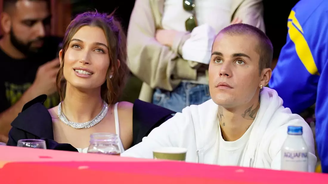 Justin und Hailey Bieber sind seit 2018 miteinander verheiratet. - Bild: Lynne Sladky/AP/dpa