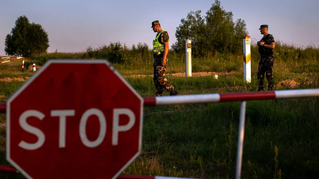 Die Grenze zwischen Litauen und Belarus ist fast 680 Kilometer lang. - Bild: Mindaugas Kulbis/AP/dpa