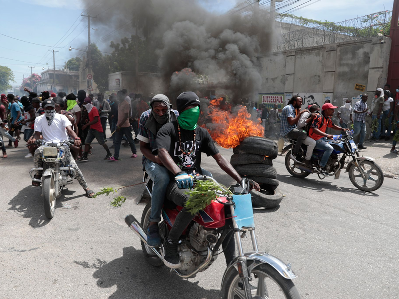 Die Situation in Haiti bleibt weiter angespannt. - Foto: Odelyn Joseph/AP/dpa