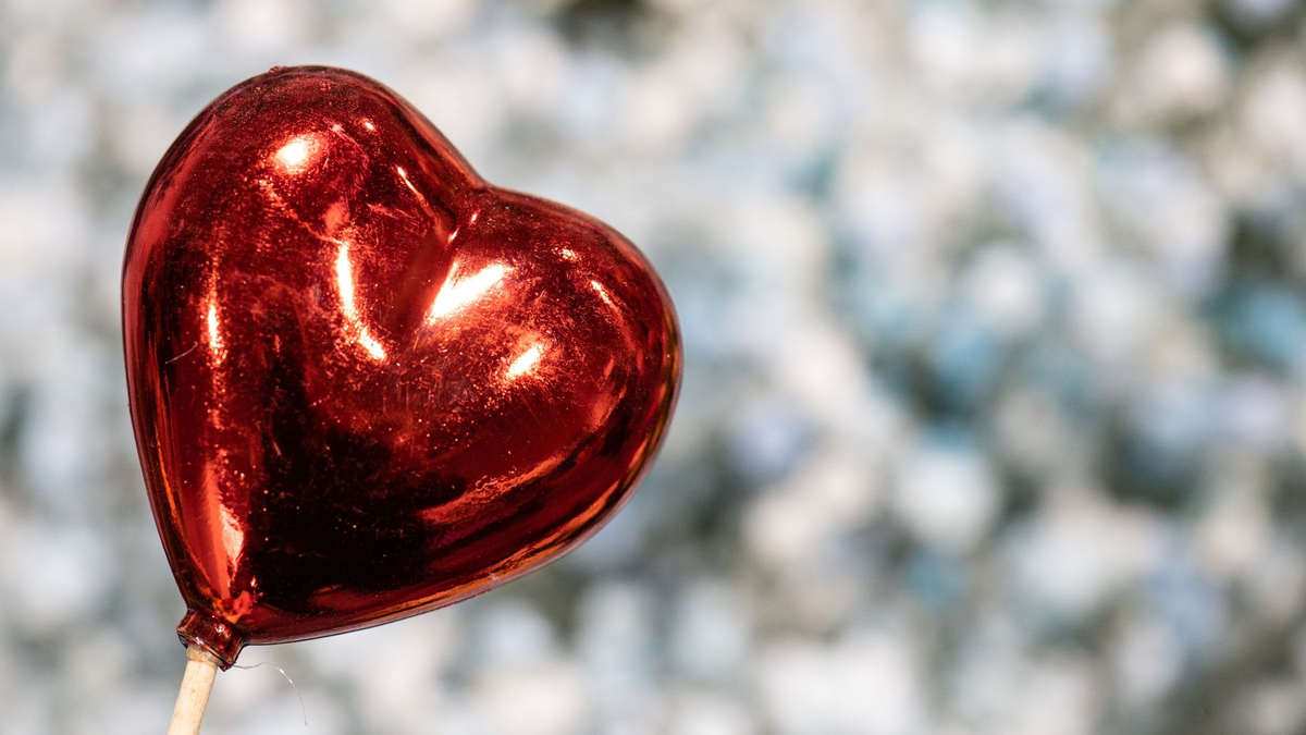 Komplimente zu vergeben, ist gar nicht so einfach. - Foto: Boris Roessler/dpa