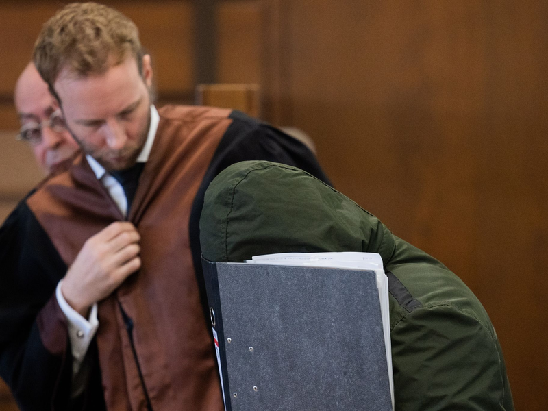 Im sogenannten Karnevalsmord-Prozess in Köln ist der Angeklagte zu lebenslanger Haft verurteilt worden. - Foto: Rolf Vennenbernd/dpa