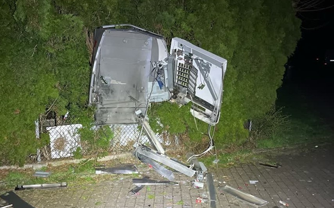 POL-MI: Zigarettenautomat gesprengt - Polizei sucht Zeugen - Foto: presseportal.de