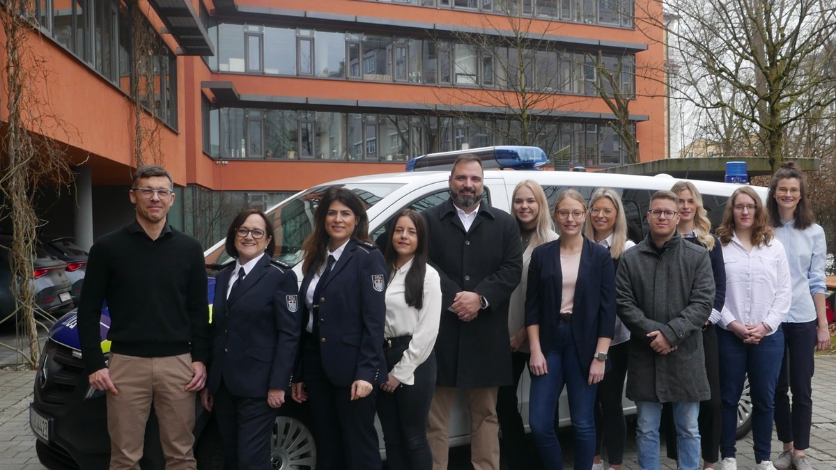 HZA-RO: Start in ein spannendes und sicheres Berufsleben beim Hauptzollamt Rosenheim / Willkommen im 