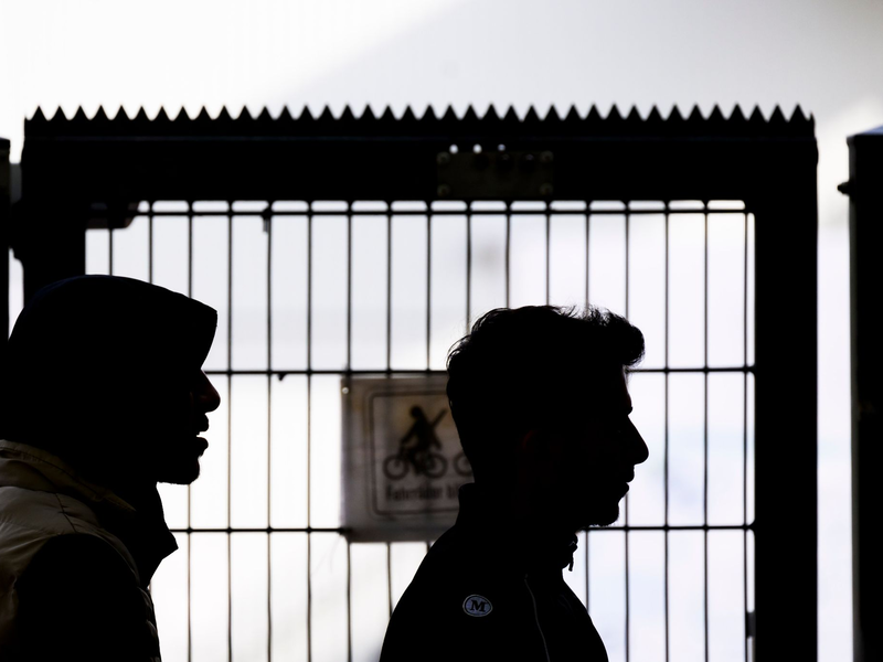 Der Landrat im Saale-Orla-Kreis fordert gesetzliche Änderungen zur Ausweitung der Jobpflicht für Flüchtlinge (Symbolbild). - Foto: Julian Stratenschulte/dpa