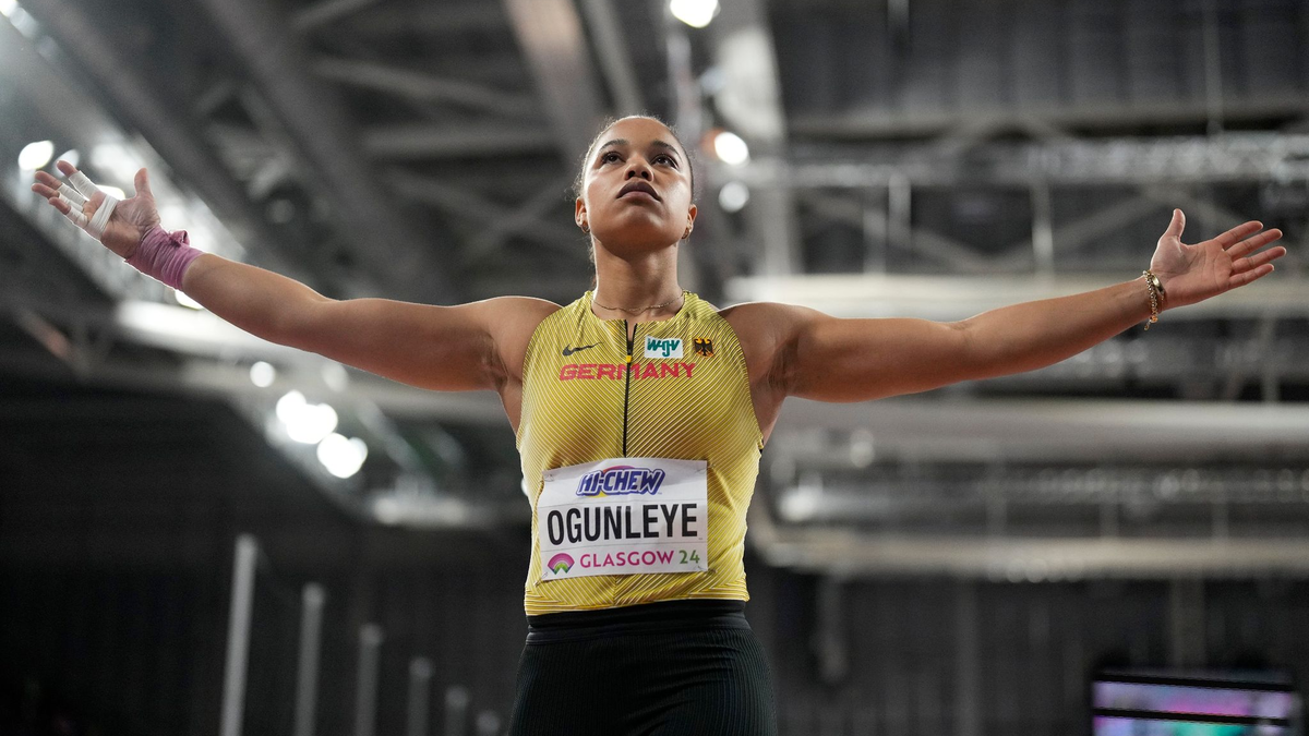 Yemisi Ogunleye hat bei der Hallen-WM die Silbermedaille im Kugelstoßen gewonnen. - Foto: Bernat Armangue/AP/dpa