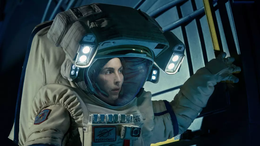 Noomi Rapace in einer Szene aus «Constellation». - Bild: Julia Terjung/Apple TV+/dpa