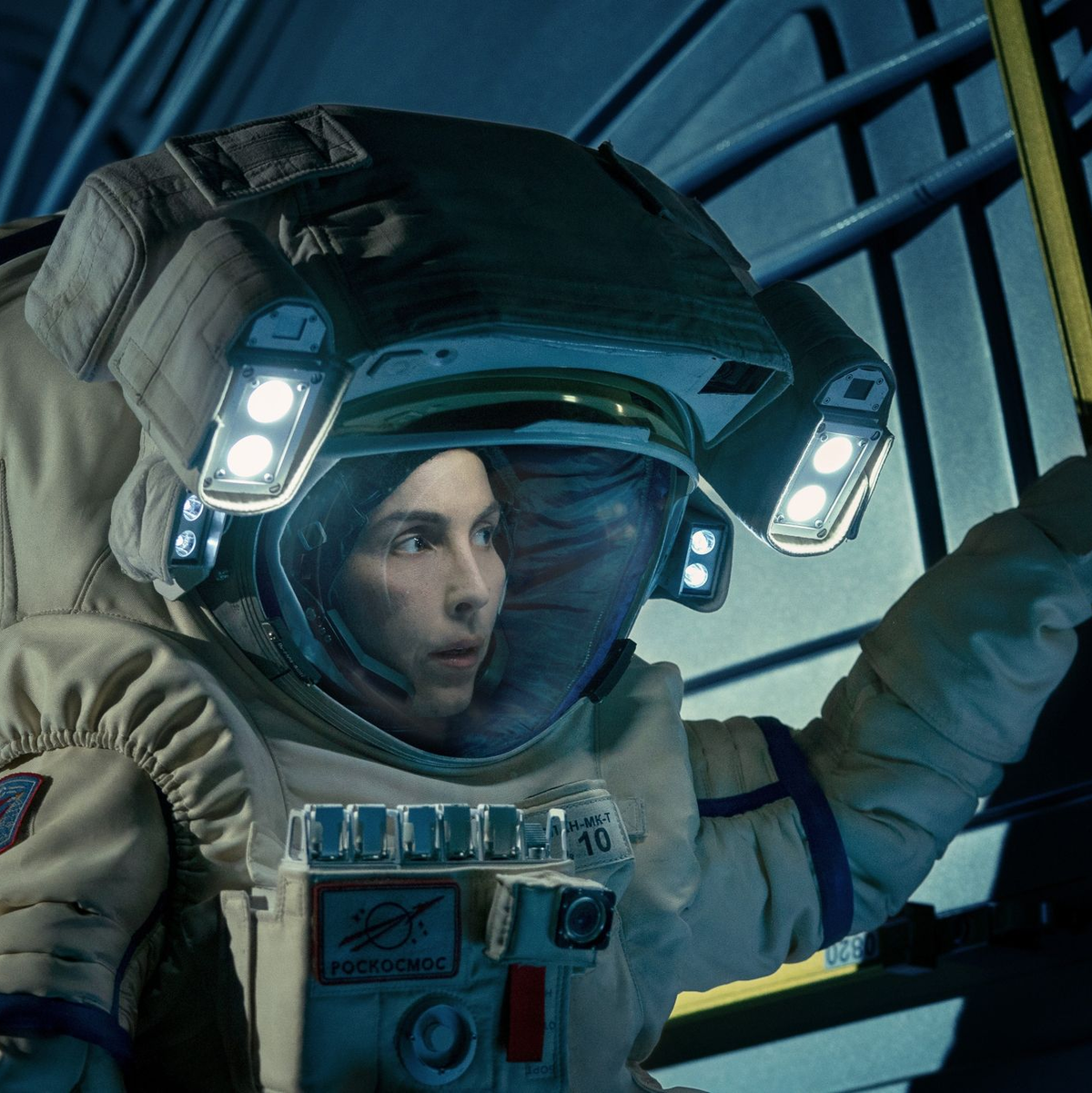 Noomi Rapace in einer Szene aus «Constellation». - Foto: Julia Terjung/Apple TV+/dpa