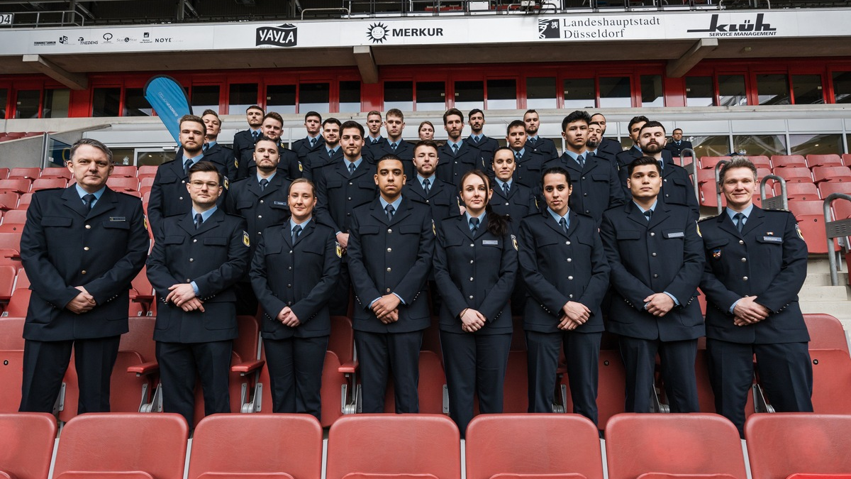 BPOL NRW: Bundespolizistinnen und Bundespolizisten in der Landeshauptstadt Düsseldorf vereidigt +++Foto+++ - Foto: presseportal.de
