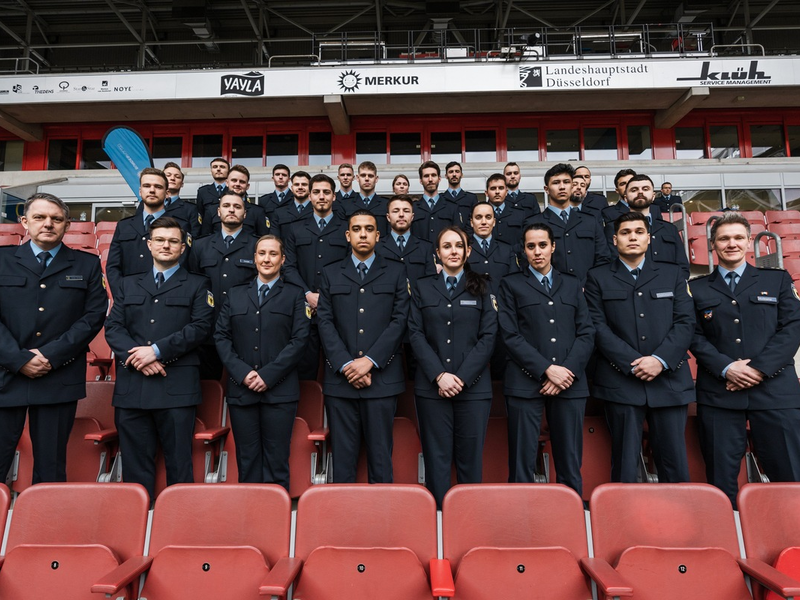 BPOL NRW: Bundespolizistinnen und Bundespolizisten in der Landeshauptstadt Düsseldorf vereidigt +++Foto+++ - Foto: presseportal.de
