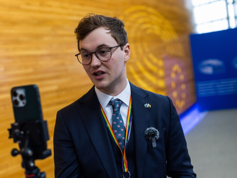 Den Politiker Malte Lenz Gallée kennen junge Menschen unter anderem von TikTok. - Foto: Philipp von Ditfurth/dpa