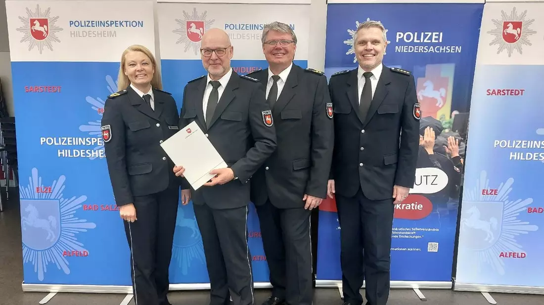 POL-HI: Offizielle Amtseinführung von Lutz Ike als Leiter des Polizeikommissariats Bad Salzdetfurth - Bild: presseportal.de
