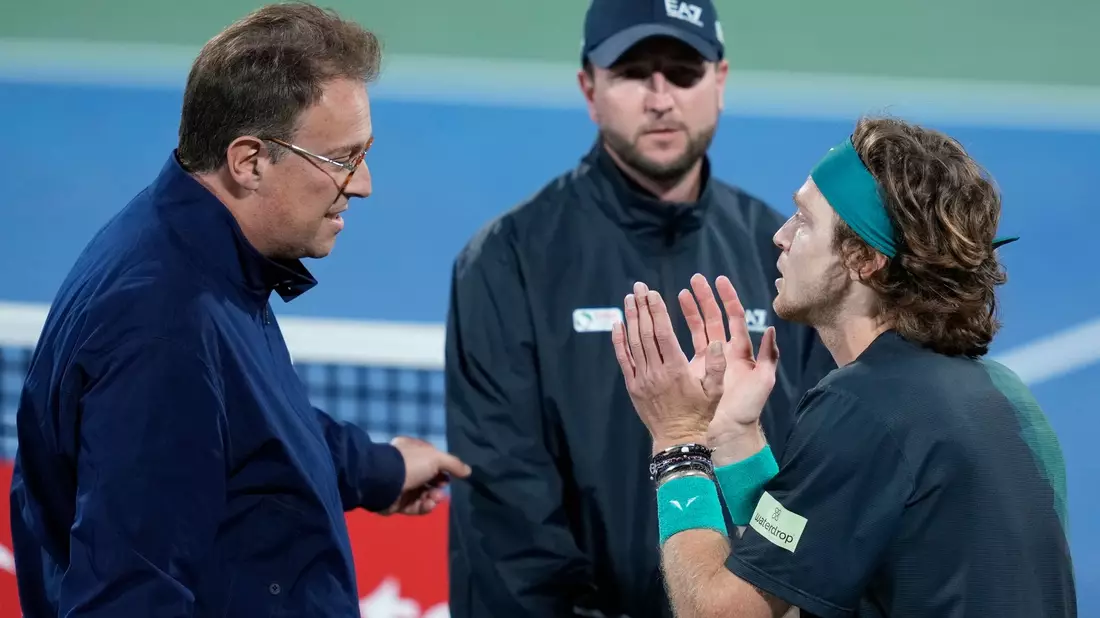 Wurde in Dubai disqualifiziert: Andrej Rubljow (r). - Bild: Kamran Jebreili/AP/dpa