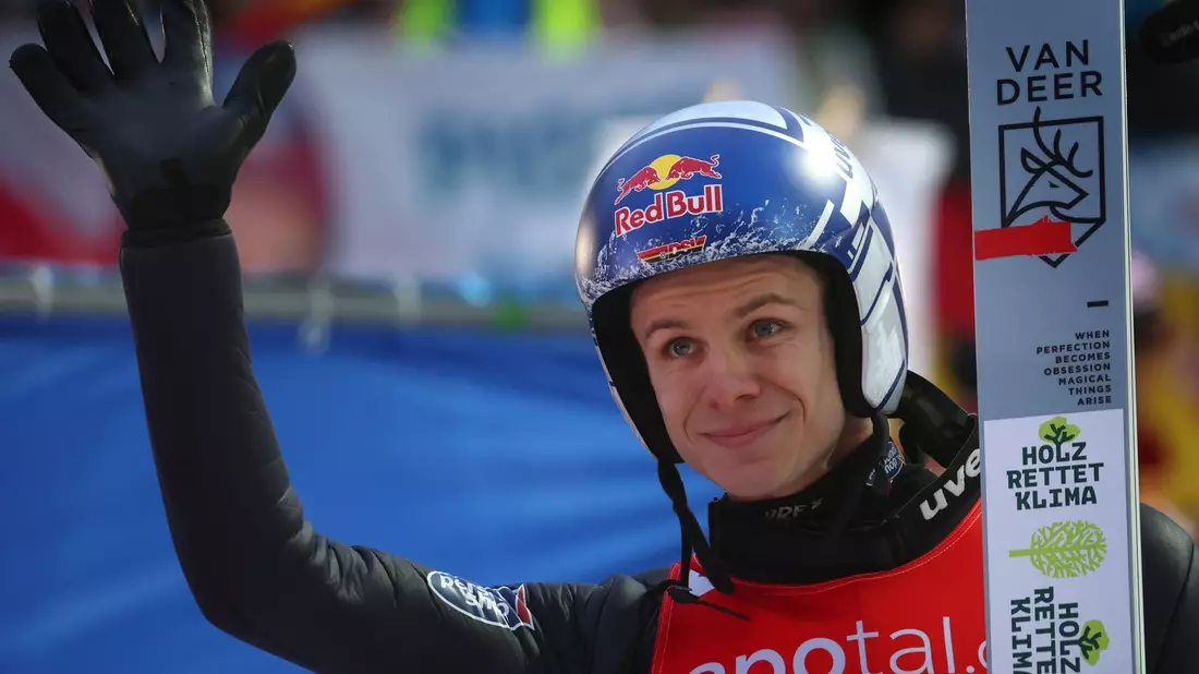 Andreas Wellinger rückte im Gesamtweltcup wieder näher an Rang eins heran. - Bild: Karl-Josef Hildenbrand/dpa/Archivbild