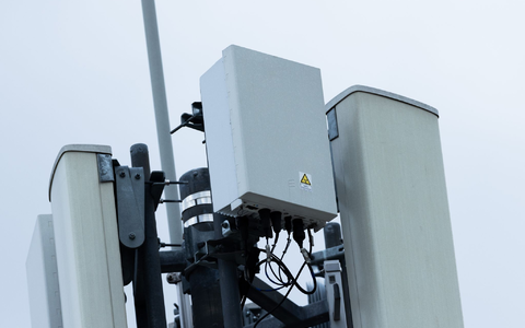 Die aktuelle Befragung zeigt, dass das Interesse an 5G größer ist, je jünger die Nutzer sind. - Foto: Rolf Vennenbernd/dpa