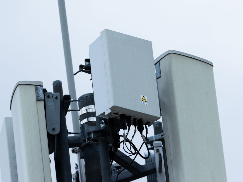 Die aktuelle Befragung zeigt, dass das Interesse an 5G größer ist, je jünger die Nutzer sind. - Foto: Rolf Vennenbernd/dpa