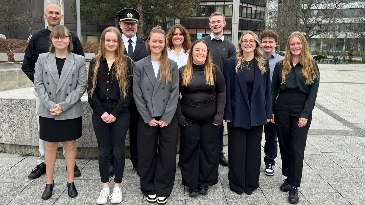 HZA-A: Start in ein spannendes und sicheres Berufsleben beim Hauptzollamt Augsburg / Willkommen im 