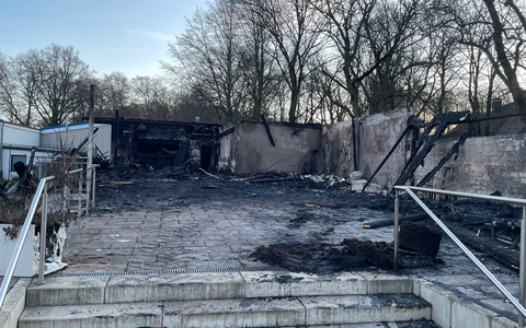 POL-HA: Clubhaus des Emster Tennisvereins HTC Blau-Gold abgebrannt - Foto: presseportal.de