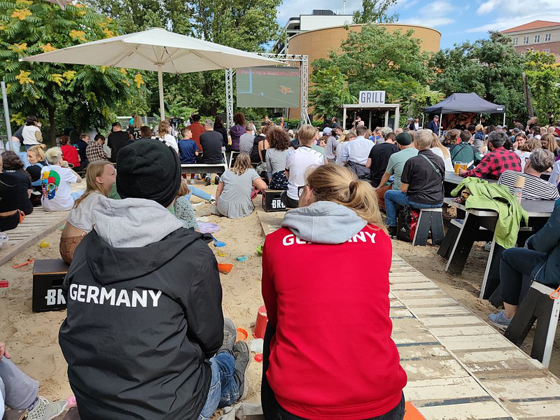 Public Viewing im Berliner Biergarten BRLO (Archiv) - Foto: über dts Nachrichtenagentur