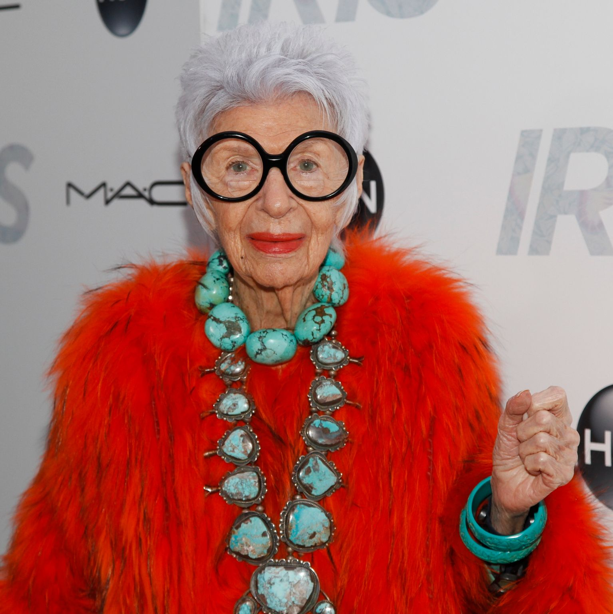 Die US-Mode-Ikone Iris Apfel starb im Alter von 102 Jahren. - Foto: Andy Kropa/Invision/AP/dpa