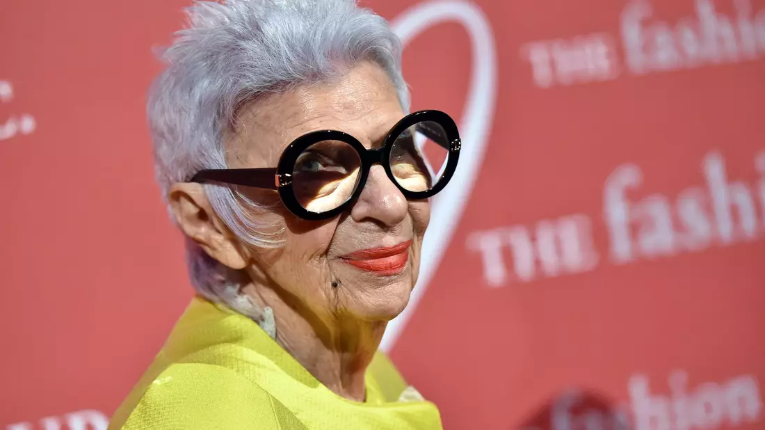 US-Mode-Ikone Iris Apfel 2016 in New York. - Bild: Evan Agostini/Invision/AP/dpa