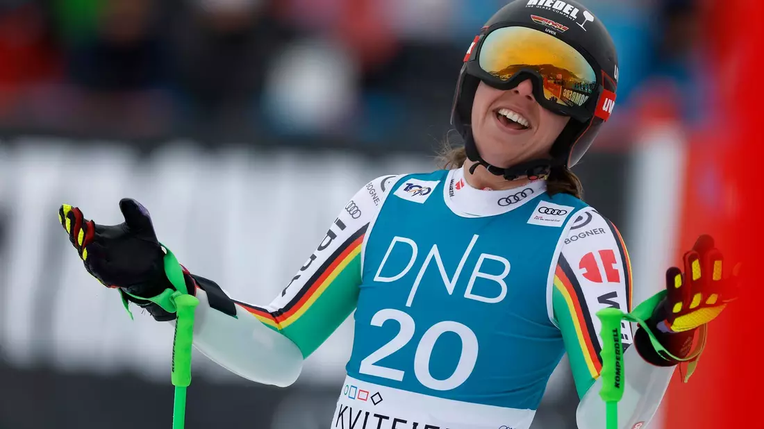Kira Weidle wurde in Kvitfjell Vierte im Super-G. - Bild: Alessandro Trovati/AP/dpa