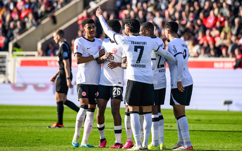 Eintracht Frankfurt profitierte beim Gastspiel in Heidenheim von einem kuriosen Eigentor der Gastgeber. - Foto: Tom Weller/dpa