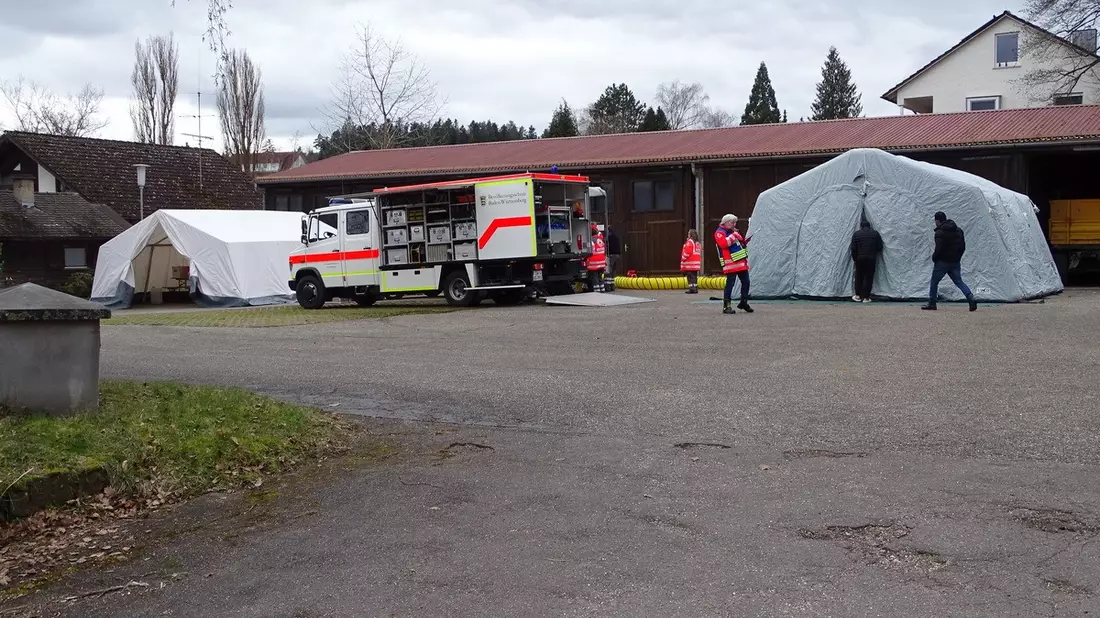 KFV-CW: Bei Abbrucharbeiten Gastank aufgerissen / Feuerwehr Calw wendet in herausforderndem Einsatz eine Katastrophe ab - Bild: presseportal.de