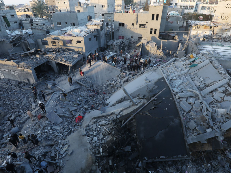 Zerstörungen im Gazastreifen - Vermittler bemühen sich um eine befristete Feuerpause und eine Freilassung von Geiseln. - Foto: Omar Ashtawy/APA Images via ZUMA Press Wire/dpa