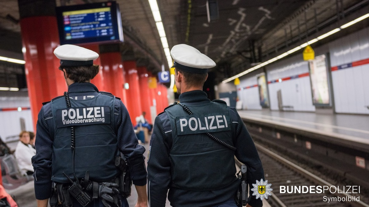Bundespolizeidirektion München: Schutzengel am Hauptbahnhof / Reisende retten 31-Jährigen das Leben - Foto: presseportal.de