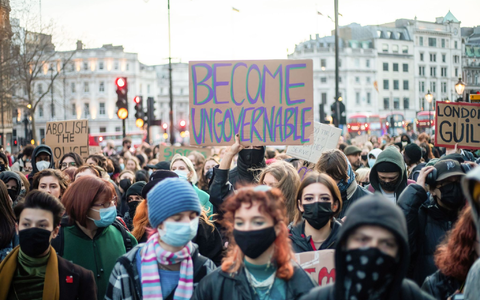 Demonstration in London, zu der die feministische Aktionsgruppe «Sisters Uncut» aufgerufen hat. - Foto: Lucy North/SOPA Images via ZUMA Press Wire/dpa