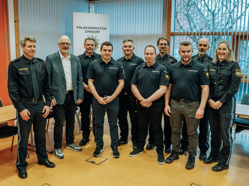 POL-MFR: (225) Sicherheitswacht Zirndorf vorgestellt - Foto: presseportal.de