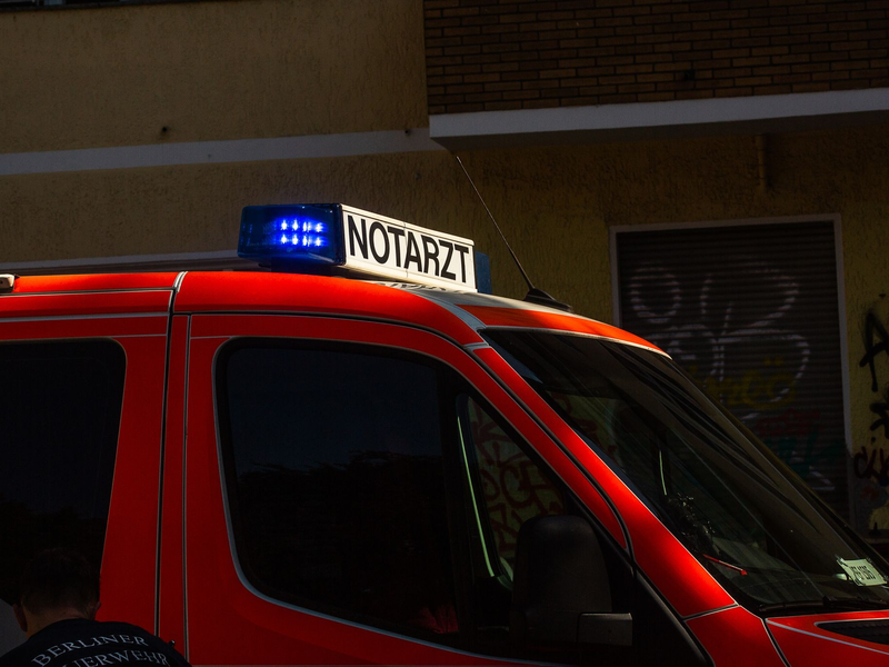Ein Mensch stirbt beim Entladen eines Müllcontainers. (Symbolfoto) - Foto: Fernando Gutierrez-Juarez/dpa