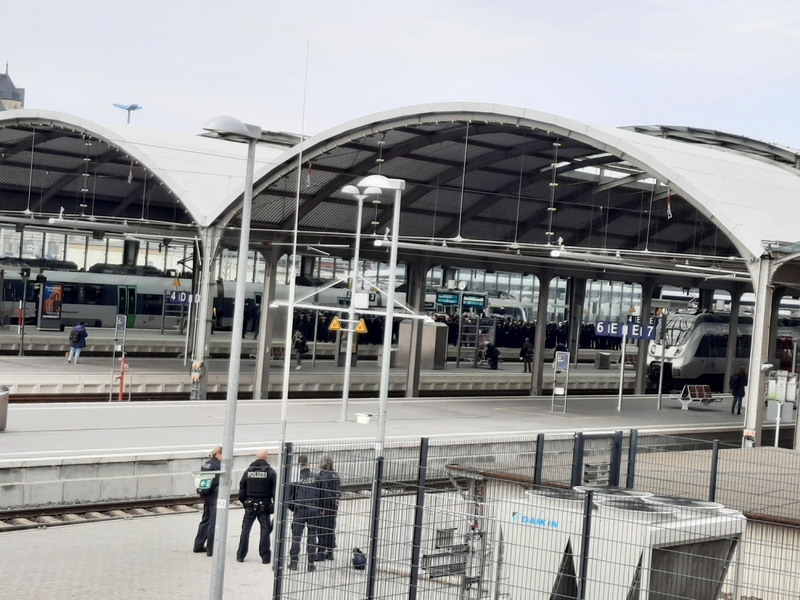 BPOLI MD: Resümee der Bundespolizei nach Einsatz anlässlich des Ostderbys Hallescher FC - SG Dynamo Dresden - Foto: presseportal.de