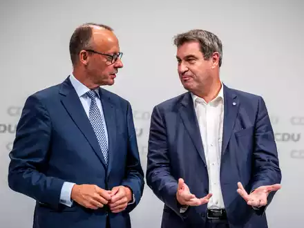 Merz und Söder wollen die K-Frage diesmal einvernehmlich regeln. (Archivbild) - Foto: Michael Kappeler/dpa
