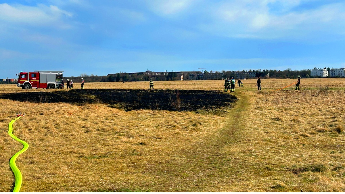 FW-M: Flächenbrand auf der Panzerwiese (Hasenbergl) - Foto: presseportal.de