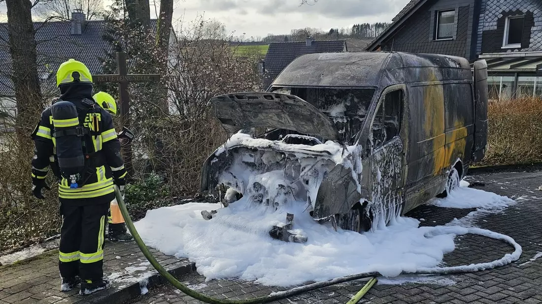 FW Wenden: PKW Brände rufen Feuerwehr auf den Plan - Bild: presseportal.de
