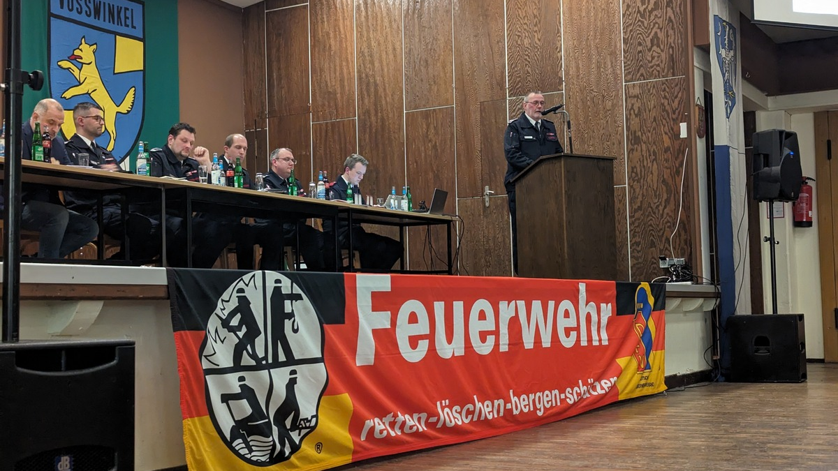 FW-AR: Jahresdienstbesprechung BLZ1: Rückblick, Ehrungen und Führungswechsel - Foto: presseportal.de