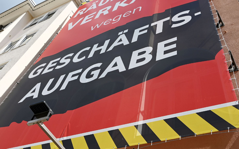 Mehrere Experten rechnen damit, dass im laufenden Jahr die Zahl der Firmenpleiten in Deutschland weiter steigt. - Foto: Bernd Weissbrod/dpa