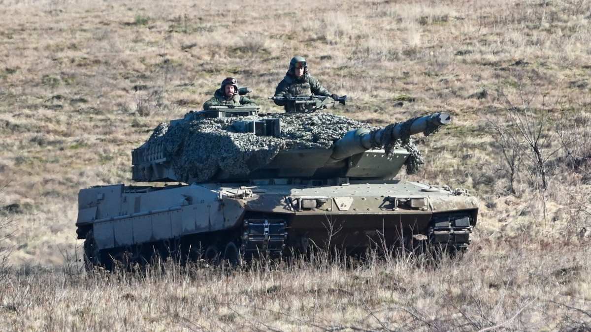 Polen hat zuletzt massiv in moderne Waffensysteme investiert. - Foto: Marcin Bielecki/PAP/dpa