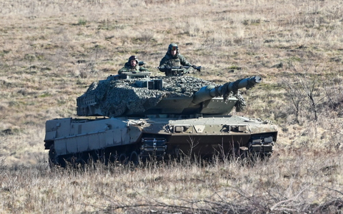 Polen hat zuletzt massiv in moderne Waffensysteme investiert. - Foto: Marcin Bielecki/PAP/dpa
