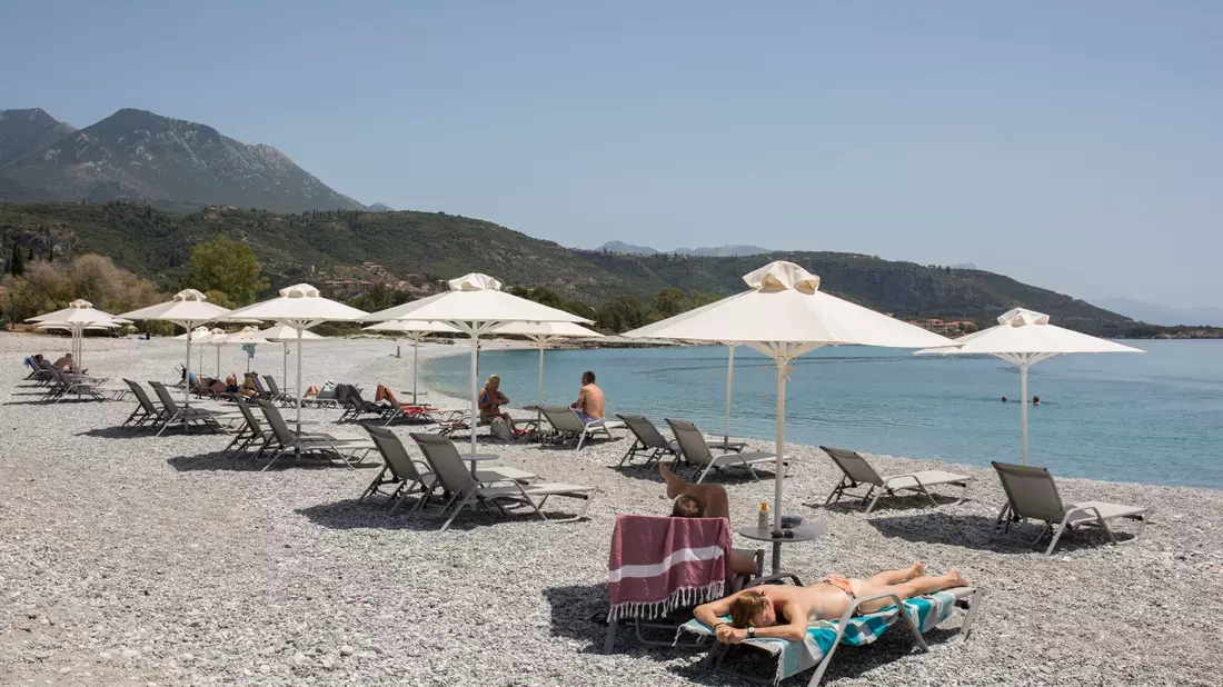 Die Türkei, Spanien und Griechenland sind auch in diesem Sommer die Top-3 Ziele bei Urlaubern aus Deutschland. - Bild: Socrates Baltagiannis/dpa