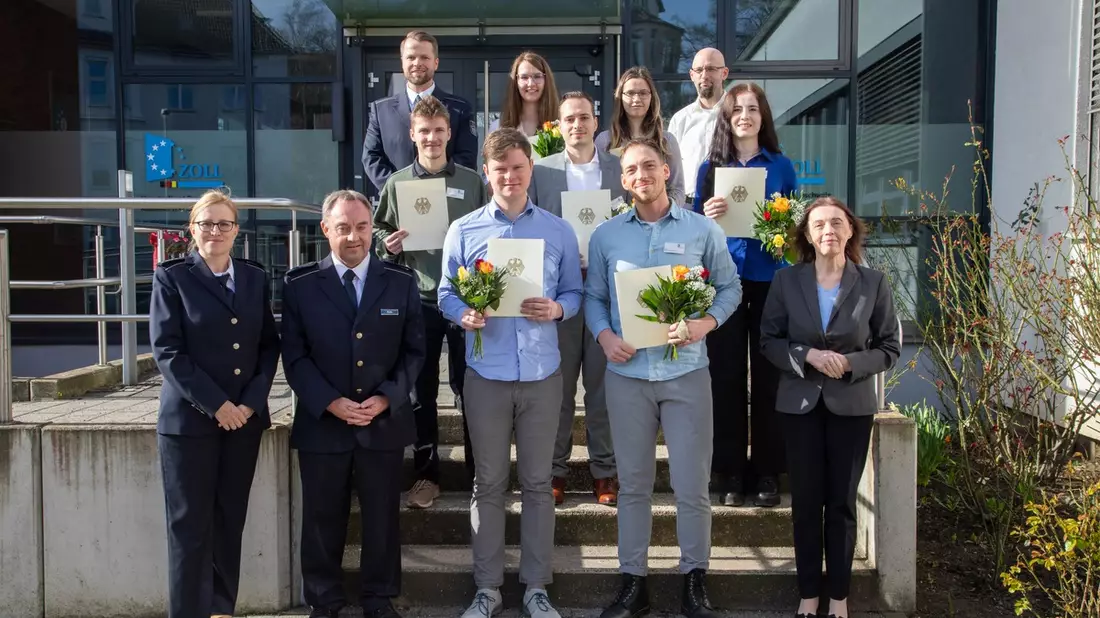 HZA-BS: Herzlich Willkommen in der Zollverwaltung! / 7 Anwärterinnen und Anwärter starten ihren Bachelorstudiengang beim Hauptzollamt Braunschweig - Bild: presseportal.de