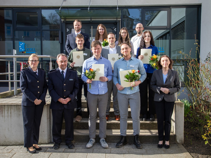 HZA-BS: Herzlich Willkommen in der Zollverwaltung! / 7 Anwärterinnen und Anwärter starten ihren Bachelorstudiengang beim Hauptzollamt Braunschweig - Foto: presseportal.de