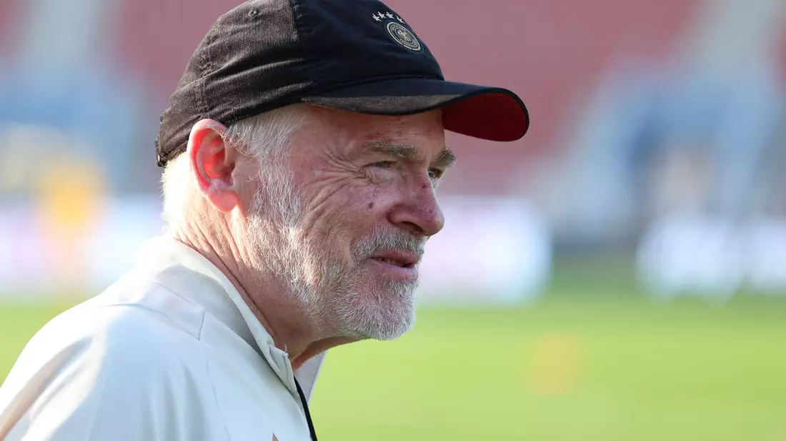 Hermann Gerland wurde von Lothar Matthäus als Interimstrainer bei den Bayern ins Gespräch gebracht. - Bild: Christian Charisius/dpa