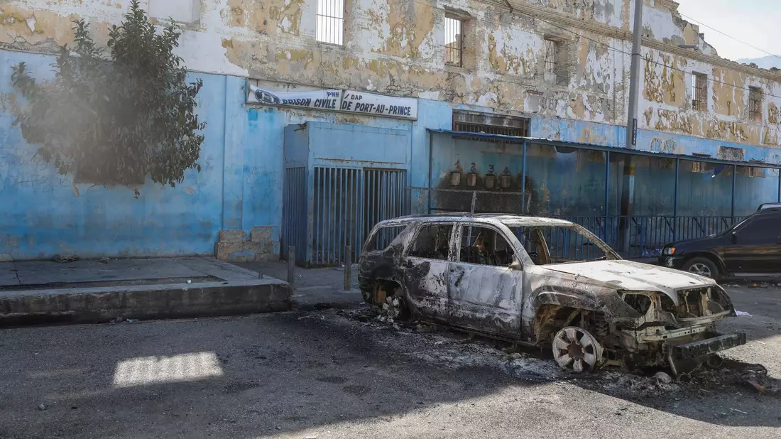 In dem Nationalgefängnis in der Hauptstadt sollen 3696 Menschen inhaftiert gewesen sein, wie die Zeitung «Miami Herald» unter Berufung auf das örtliche UN-Büro berichtet. - Bild: Odelyn Joseph/AP/dpa