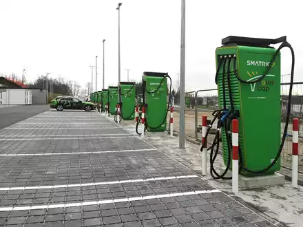 E-Ladeinfrastruktur wächst weiter: Highspeed-Laden mit SMATRICS und solarcap jetzt auch in Meggenhofen - Foto: presseportal.de